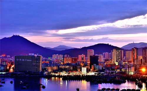 源香浓金陵地锅鸡